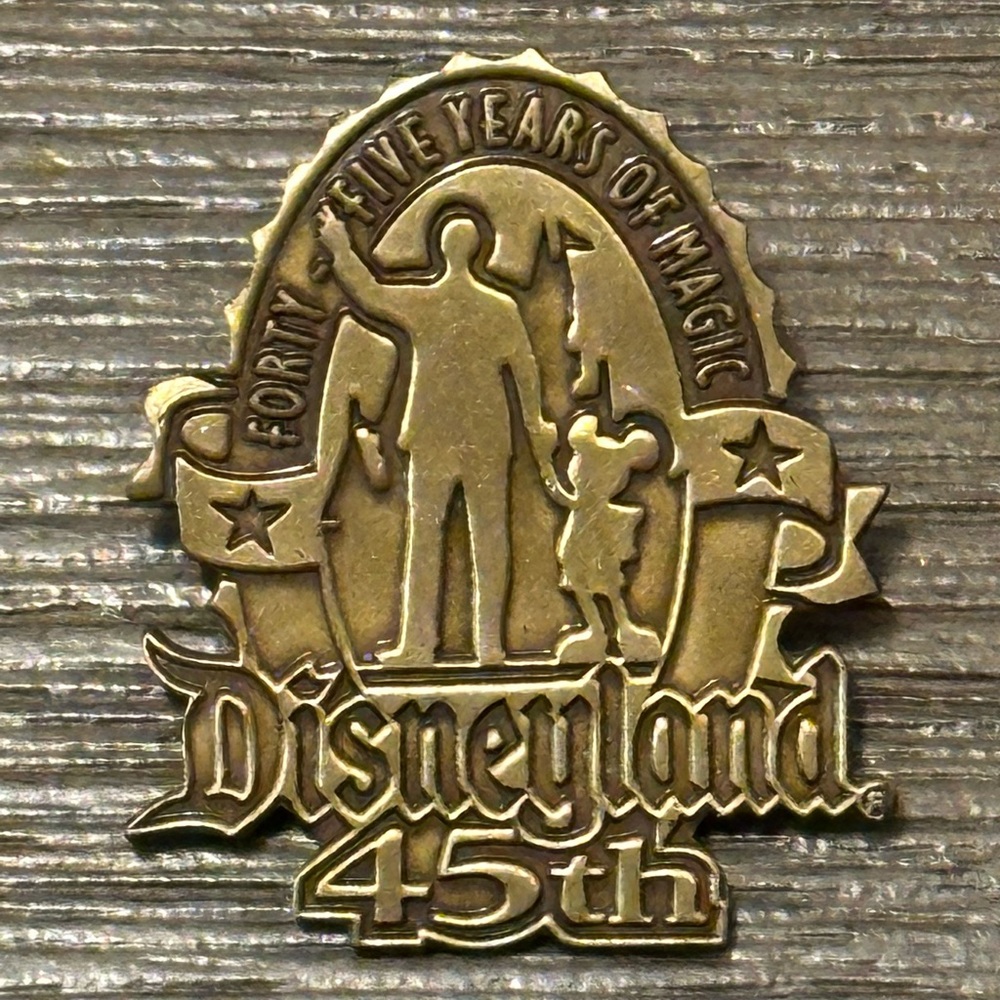 Disneyland 45th Anniversary Pin - 45 Years of.Magic - Partner Statue - Walt